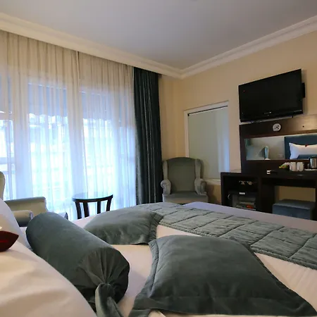 Tria Elegance Стамбул