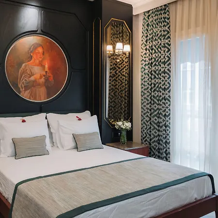 Отель Tria Elegance