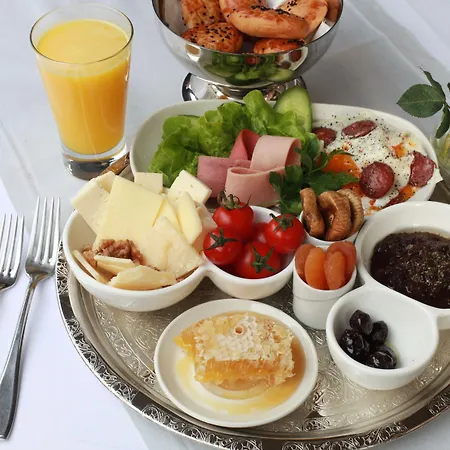 فندق Tria Elegance 4*