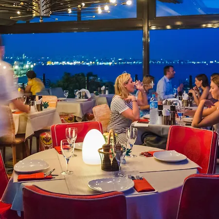 Hotel Tria Elegance 4*