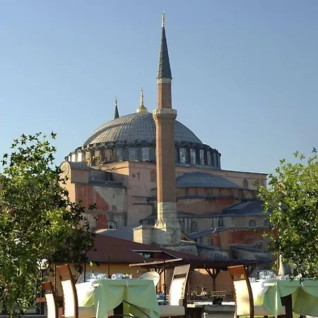 Tria Elegance فندق اسطنبول