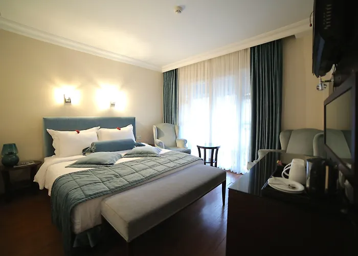 Ξενοδοχείο Tria Elegance