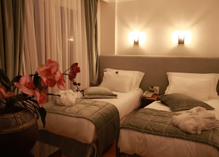 Tria Elegance Ξενοδοχείο 4*