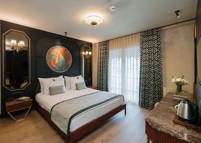 Ξενοδοχείο Tria Elegance 4*