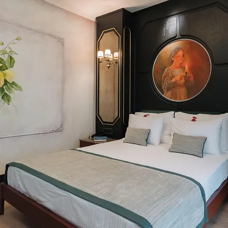 Tria Elegance Hotel 4*