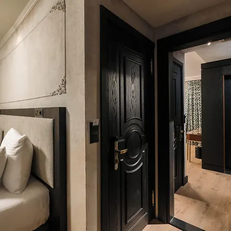 Tria Elegance 4*