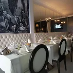 Hotel Tria Elegance 4*