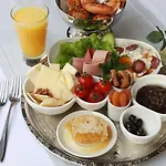 Hotel Tria Elegance 4*