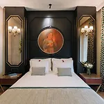 Tria Elegance Hotel