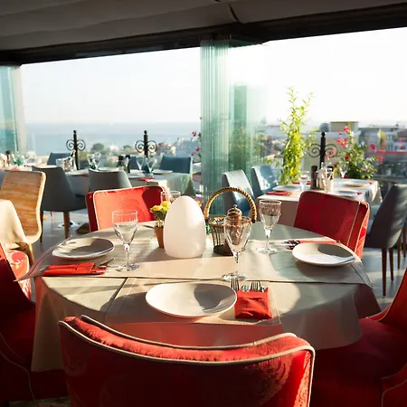 Tria Elegance Hotel