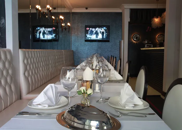Hotel Tria Elegance 4*